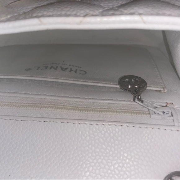 Sold Chanel Vintage White caviar mini square, silver hardware. - Picture 13 of 16